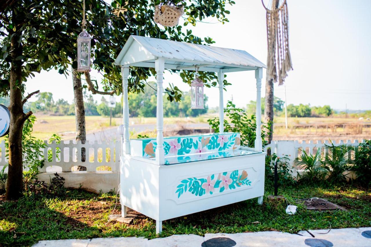 White House In Goa, Truly Amazing Experience Bed and Breakfast Saligao Buitenkant foto