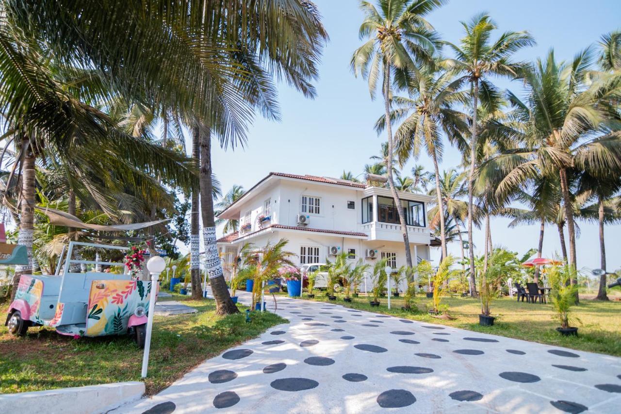 White House In Goa, Truly Amazing Experience Bed and Breakfast Saligao Buitenkant foto