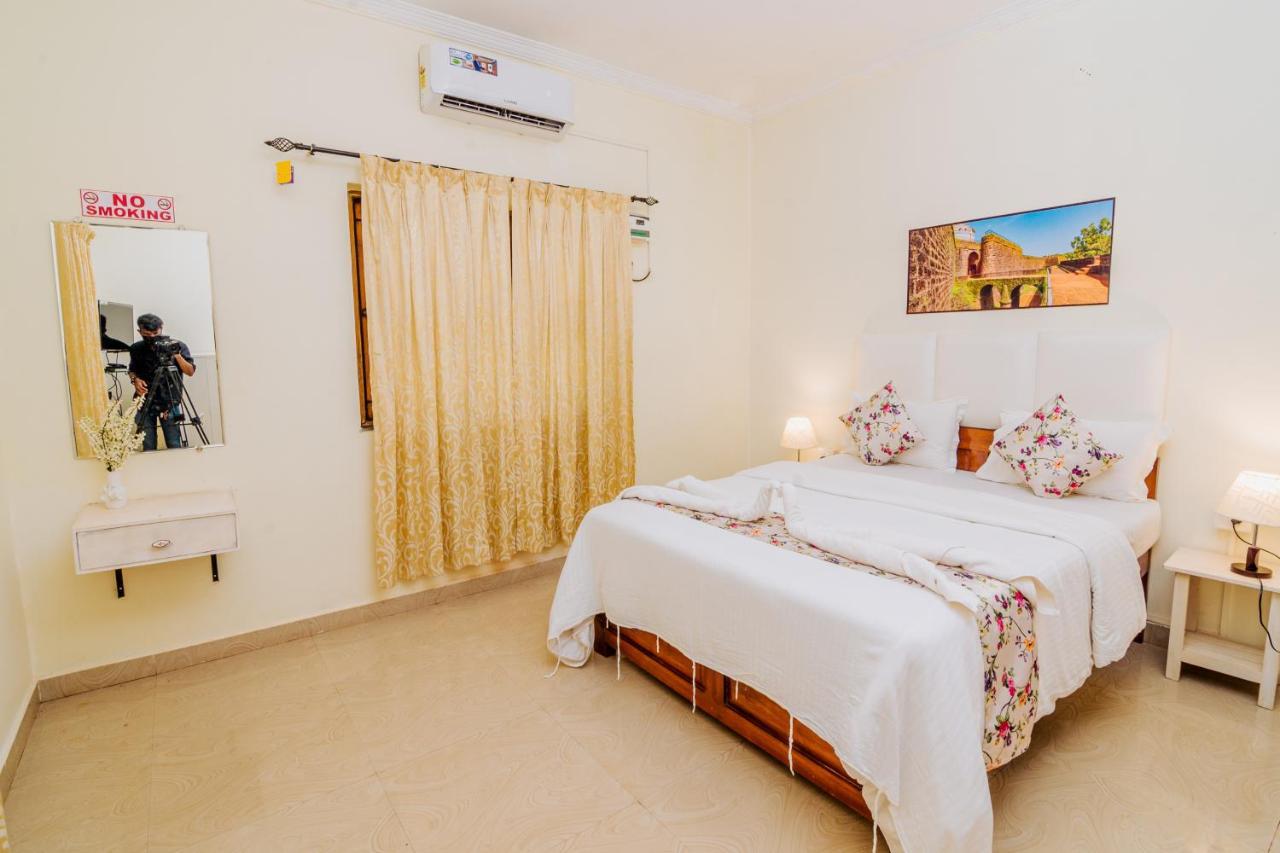 White House In Goa, Truly Amazing Experience Bed and Breakfast Saligao Buitenkant foto