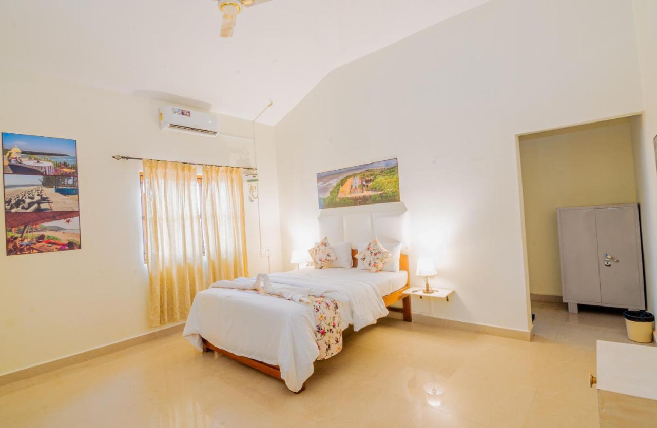 White House In Goa, Truly Amazing Experience Bed and Breakfast Saligao Buitenkant foto