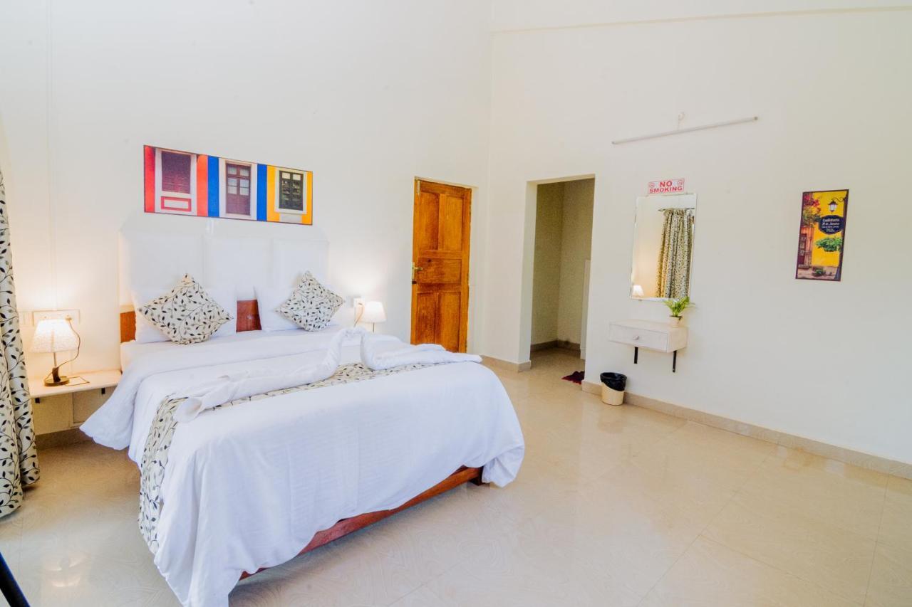 White House In Goa, Truly Amazing Experience Bed and Breakfast Saligao Buitenkant foto