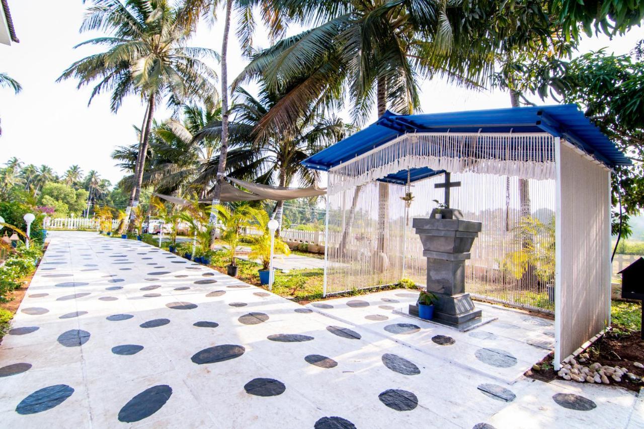White House In Goa, Truly Amazing Experience Bed and Breakfast Saligao Buitenkant foto