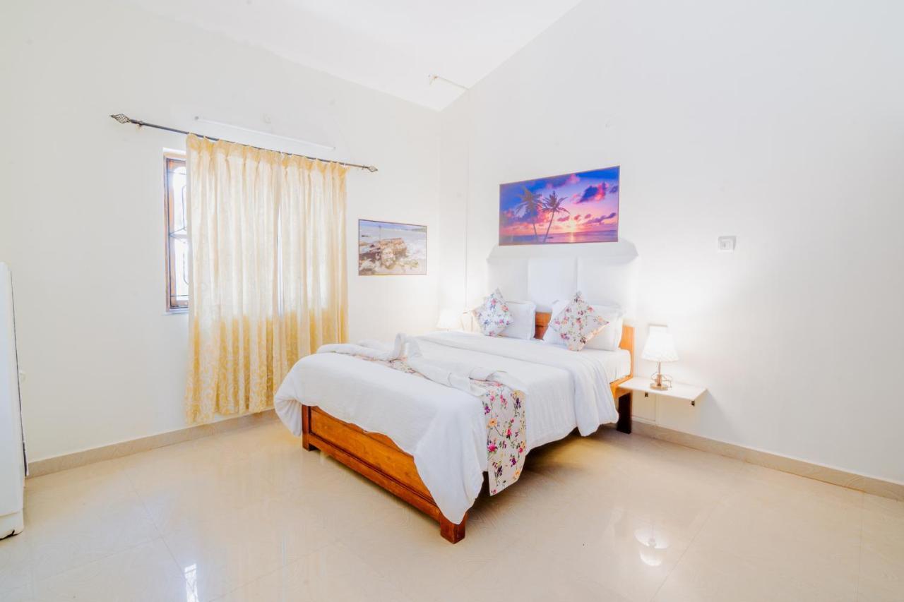 White House In Goa, Truly Amazing Experience Bed and Breakfast Saligao Buitenkant foto
